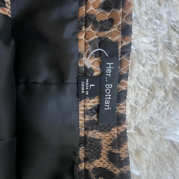 NWOT Herr Bottari Pleather Zipper Skirt - Cheetah Large Never Worn - Picture 6 of 6